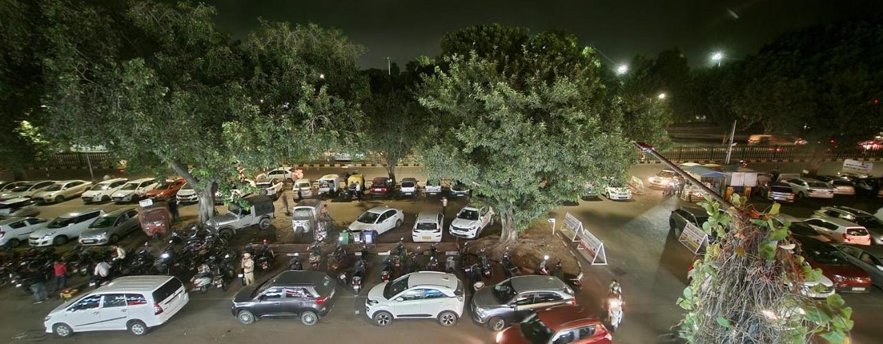 Hotel Multitech Premium Chandīgarh Buitenkant foto