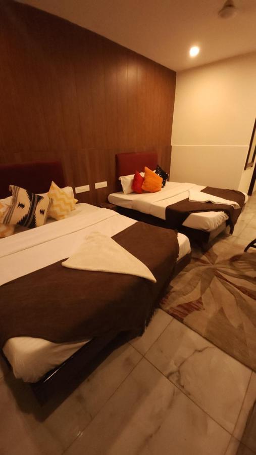 Hotel Multitech Premium Chandīgarh Buitenkant foto