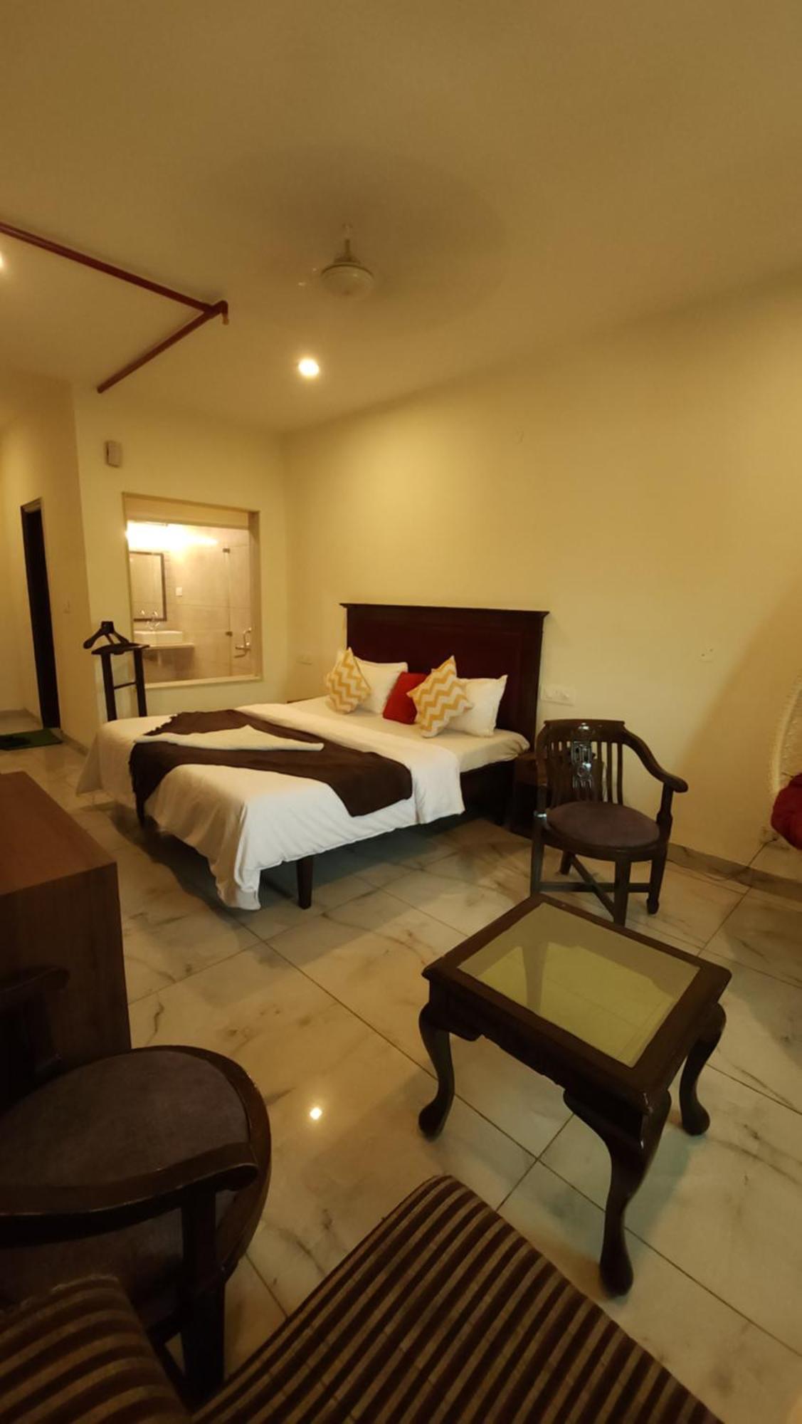 Hotel Multitech Premium Chandīgarh Buitenkant foto