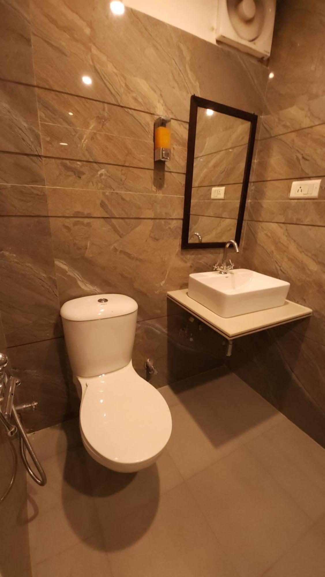 Hotel Multitech Premium Chandīgarh Buitenkant foto